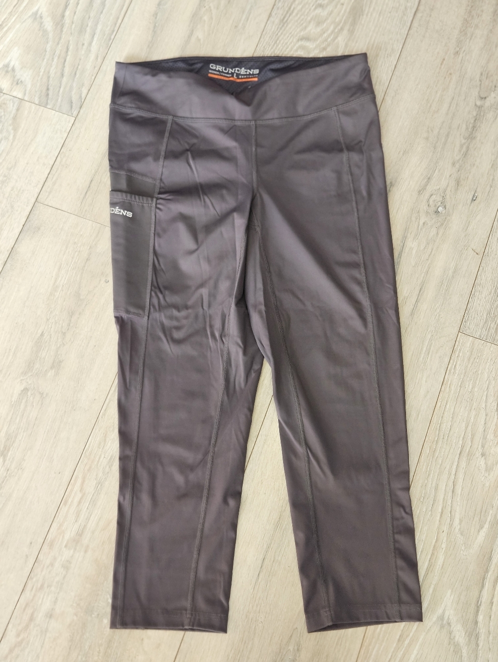 Grundens Women's Large Athletic Leggings Side Pocket Cropped Gray